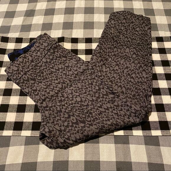 Peter Nygard Cropped Pants Women's Size 6 Petite Gray & Black Print w/ Spandex - Picture 1 of 8